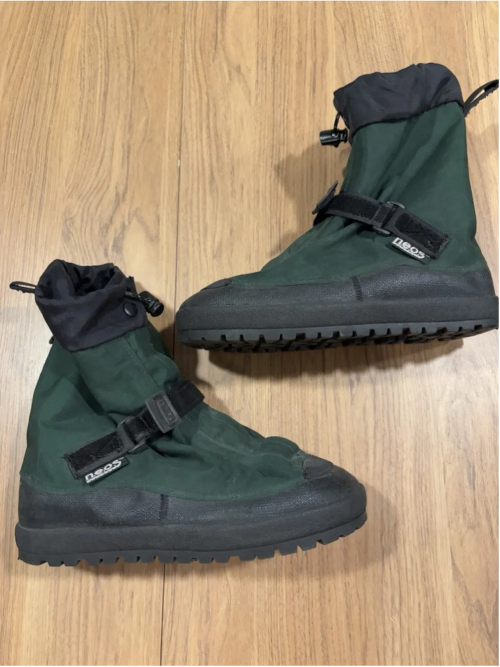 NEOS Traveller Over Shoes Men Medium Green Black Nylon Rain Snow Winter Boot EUC